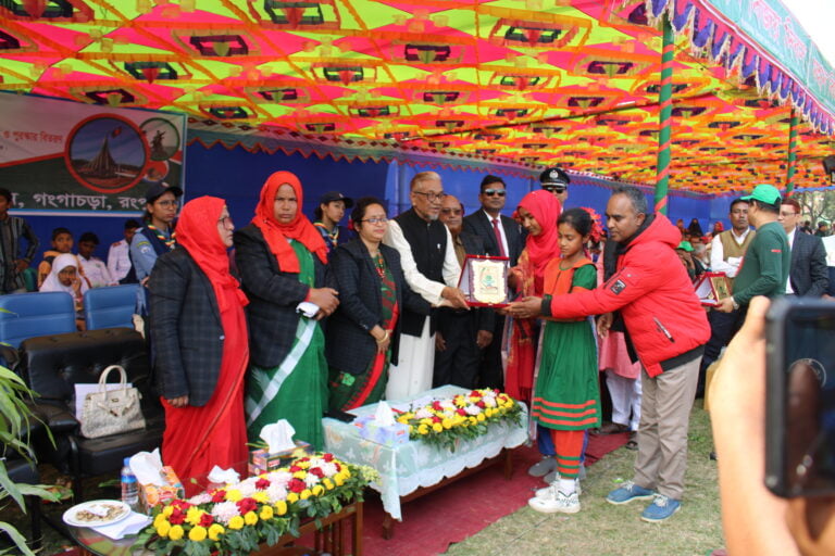 Award receiving for day celebration